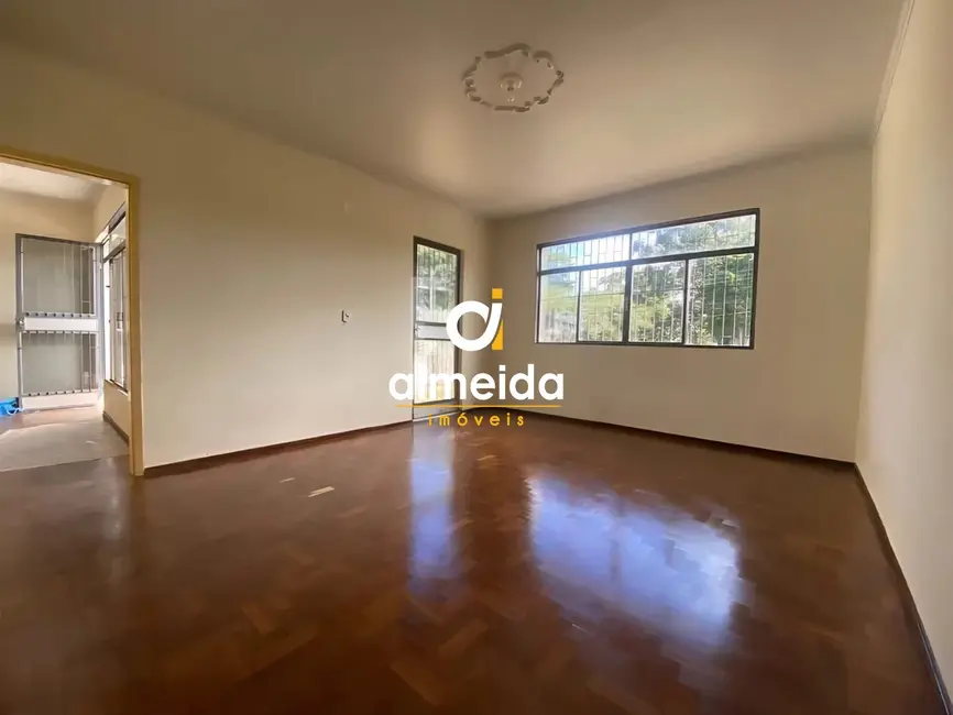 Foto 3 de Casa com 4 quartos à venda, 159m2 em Nossa Senhora do Perpétuo Socorro, Santa Maria - RS