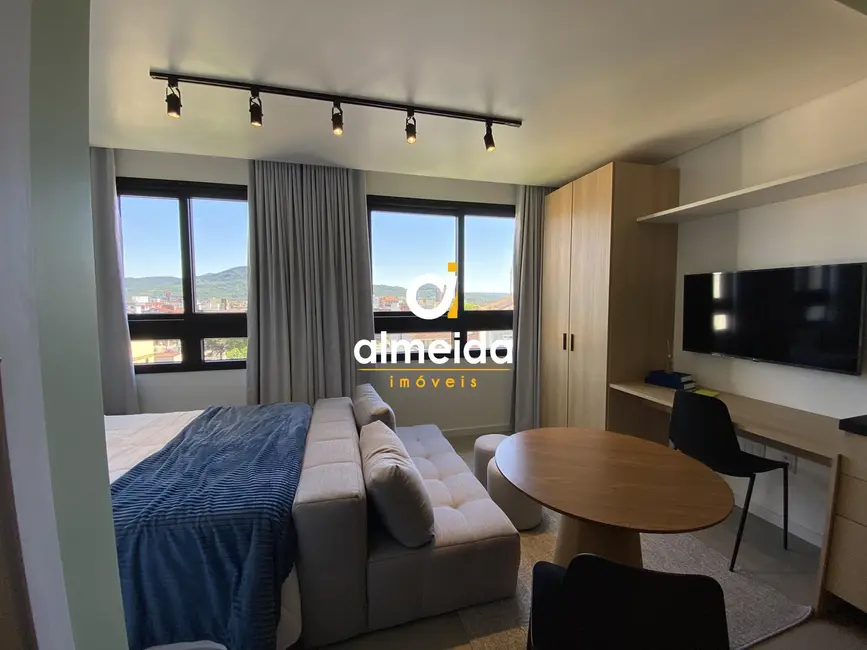 Foto 3 de Apartamento com 1 quarto para alugar, 45m2 em Camobi, Santa Maria - RS