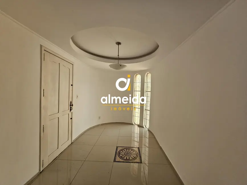 Foto 3 de Casa com 3 quartos à venda, 375m2 em Nossa Senhora de Lourdes, Santa Maria - RS