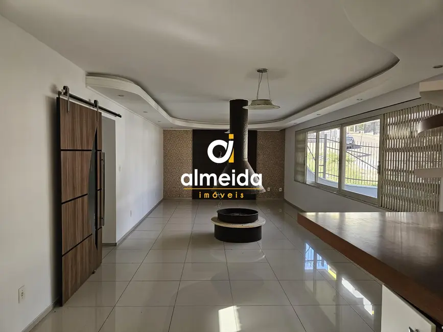 Foto 5 de Casa com 3 quartos à venda, 375m2 em Nossa Senhora de Lourdes, Santa Maria - RS