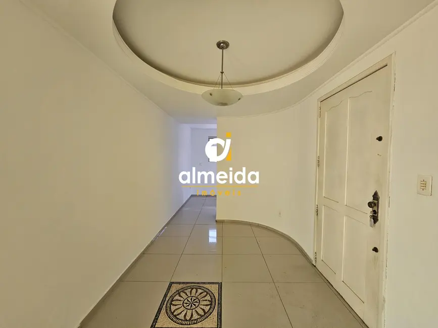 Foto 2 de Casa com 3 quartos à venda, 375m2 em Nossa Senhora de Lourdes, Santa Maria - RS