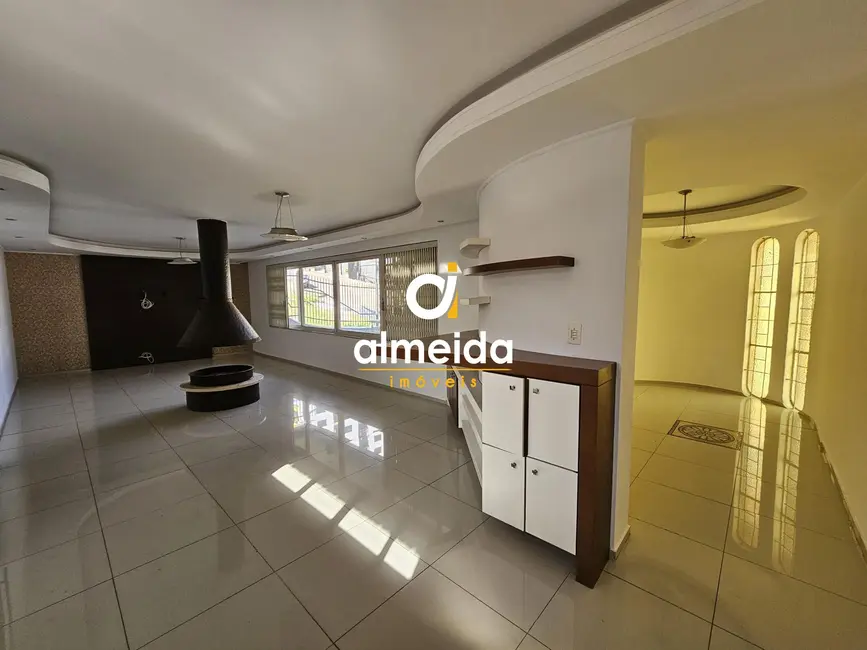 Foto 6 de Casa com 3 quartos à venda, 375m2 em Nossa Senhora de Lourdes, Santa Maria - RS