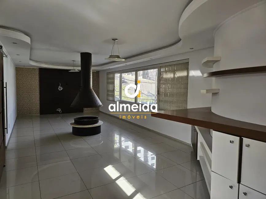 Foto 7 de Casa com 3 quartos à venda, 375m2 em Nossa Senhora de Lourdes, Santa Maria - RS