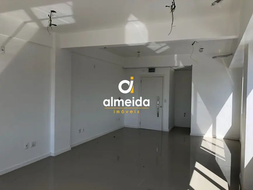 Sala Comercial com 1 quarto para alugar, 34m2 em Nossa Senhora das Dores, Santa Maria - RS - imagem 2 Foto 2 de Sala Comercial com 1 quarto para alugar, 34m2 em Nossa Senhora das Dores, Santa Maria - RS