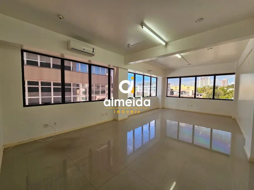 Sala Comercial com 1 quarto para alugar, 34m2 em Nossa Senhora das Dores, Santa Maria - RS - imagem 2 Foto 2 de Sala Comercial com 1 quarto para alugar, 34m2 em Nossa Senhora das Dores, Santa Maria - RS