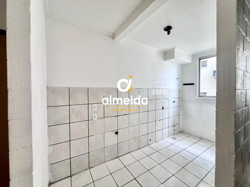 Foto 6 de Apartamento com 2 quartos para alugar, 44m2 em Nossa Senhora Medianeira, Santa Maria - RS