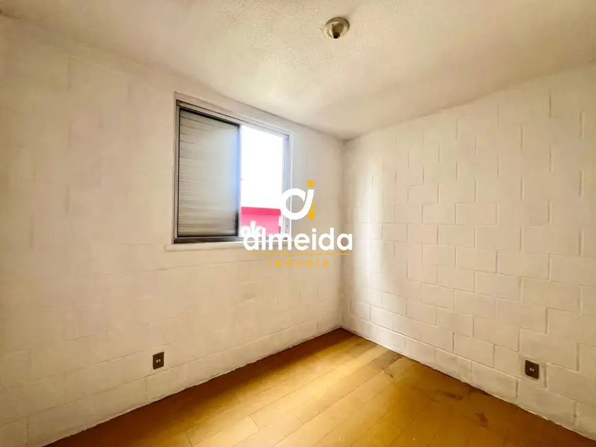 Foto 3 de Apartamento com 2 quartos para alugar, 44m2 em Nossa Senhora Medianeira, Santa Maria - RS
