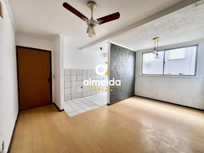 Foto 8 de Apartamento com 2 quartos para alugar, 44m2 em Nossa Senhora Medianeira, Santa Maria - RS