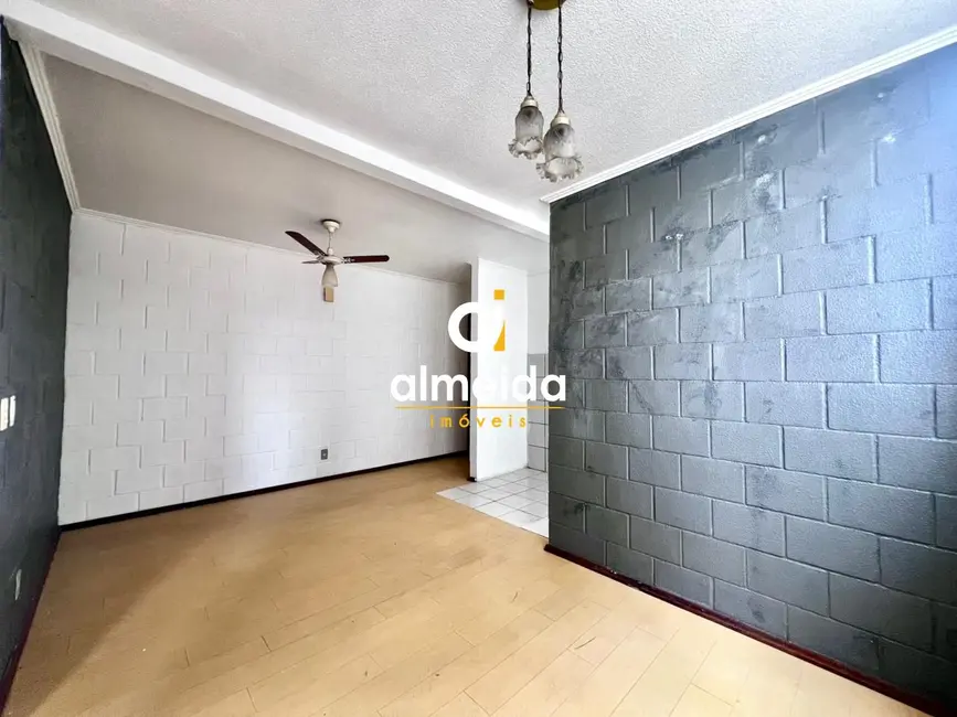 Foto 1 de Apartamento com 2 quartos para alugar, 44m2 em Nossa Senhora Medianeira, Santa Maria - RS