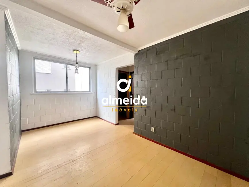 Foto 4 de Apartamento com 2 quartos para alugar, 44m2 em Nossa Senhora Medianeira, Santa Maria - RS