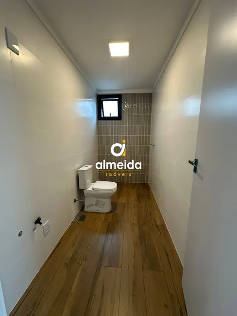 Casa com 5 quartos à venda, 330m2 em Nossa Senhora das Dores, Santa Maria - RS - imagem 9 Foto 9 de Casa com 5 quartos à venda, 330m2 em Nossa Senhora das Dores, Santa Maria - RS