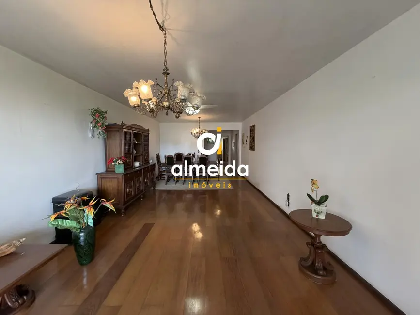 Foto 1 de Apartamento com 4 quartos à venda, 180m2 em Centro, Santa Maria - RS