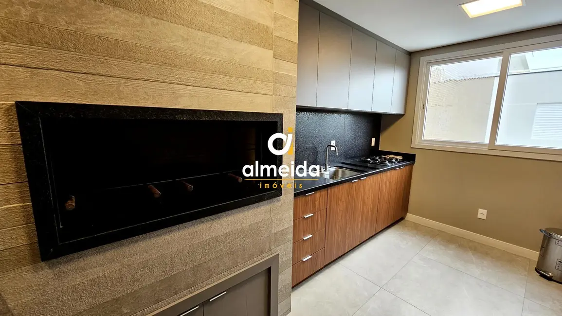 Foto 9 de Apartamento com 3 quartos à venda, 204m2 em Nossa Senhora de Lourdes, Santa Maria - RS