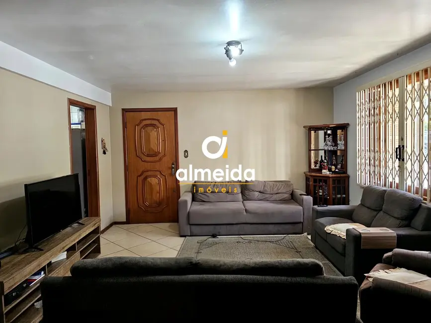 Apartamento com 3 quartos para alugar, 104m2 em Nossa Senhora de Fátima, Santa Maria - RS - imagem 6 Foto 6 de Apartamento com 3 quartos para alugar, 104m2 em Nossa Senhora de Fátima, Santa Maria - RS