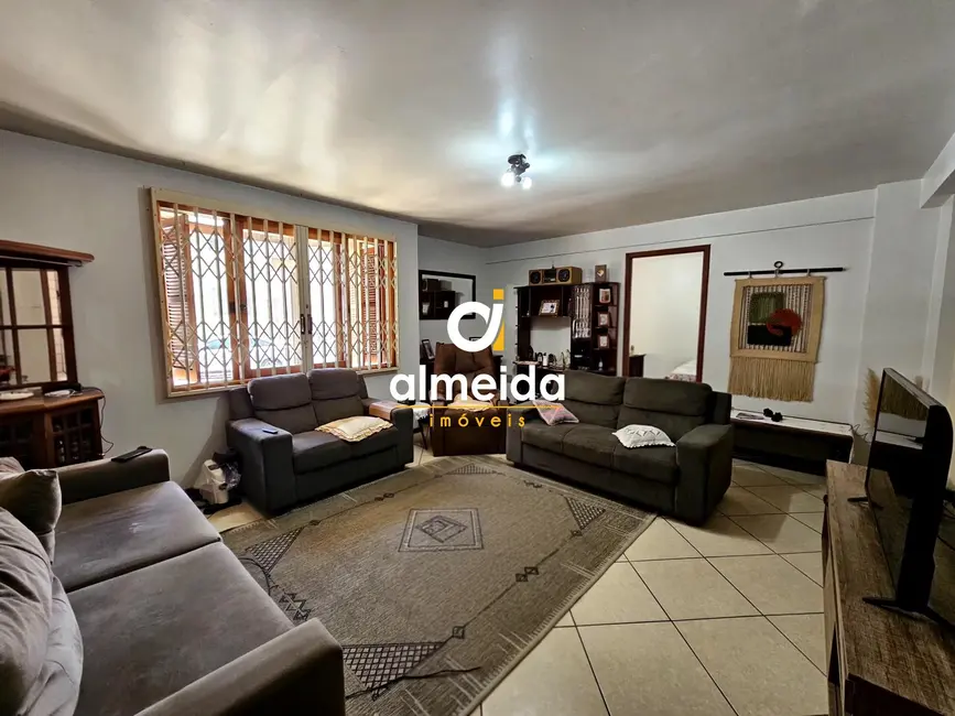 Apartamento com 3 quartos para alugar, 104m2 em Nossa Senhora de Fátima, Santa Maria - RS - imagem 2 Foto 2 de Apartamento com 3 quartos para alugar, 104m2 em Nossa Senhora de Fátima, Santa Maria - RS