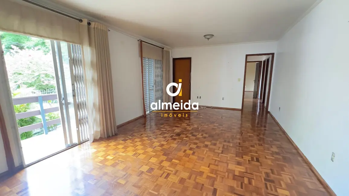 Apartamento com 3 quartos para alugar, 150m2 em Nossa Senhora de Lourdes, Santa Maria - RS - imagem 1 Foto 1 de Apartamento com 3 quartos para alugar, 150m2 em Nossa Senhora de Lourdes, Santa Maria - RS
