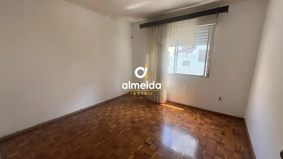Apartamento com 3 quartos para alugar, 150m2 em Nossa Senhora de Lourdes, Santa Maria - RS - imagem 3 Foto 3 de Apartamento com 3 quartos para alugar, 150m2 em Nossa Senhora de Lourdes, Santa Maria - RS