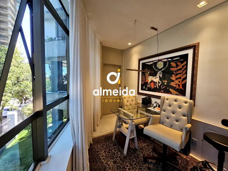 Foto 3 de Apartamento com 3 quartos à venda, 294m2 em Nossa Senhora de Lourdes, Santa Maria - RS