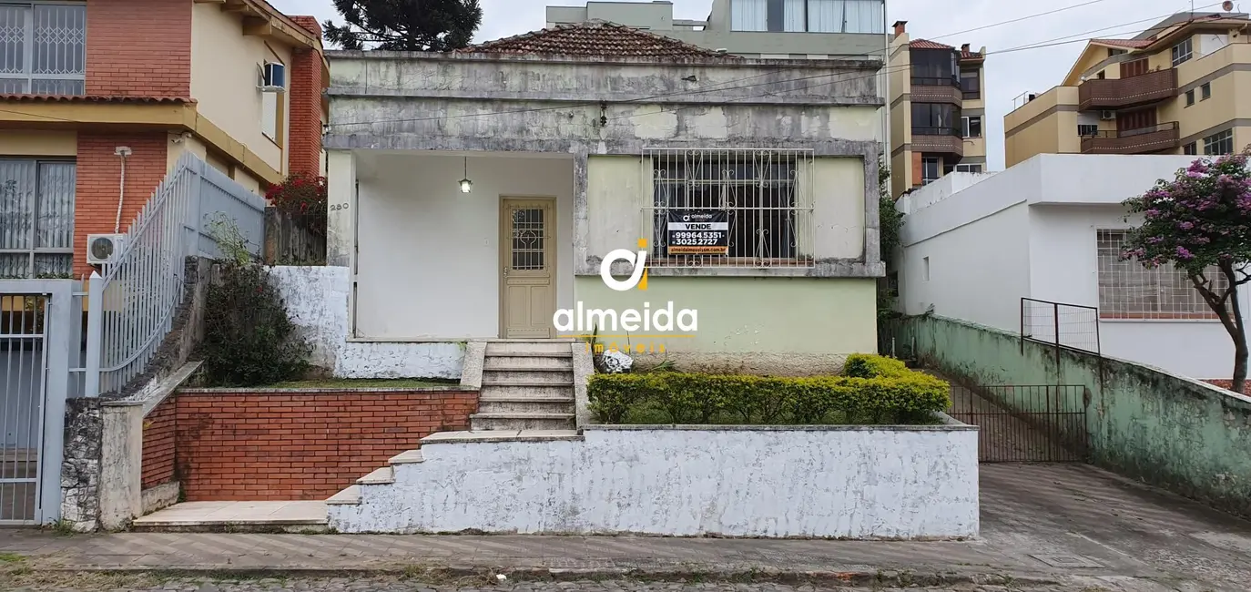 Foto 1 de Casa com 4 quartos à venda, 203m2 em Nossa Senhora de Lourdes, Santa Maria - RS