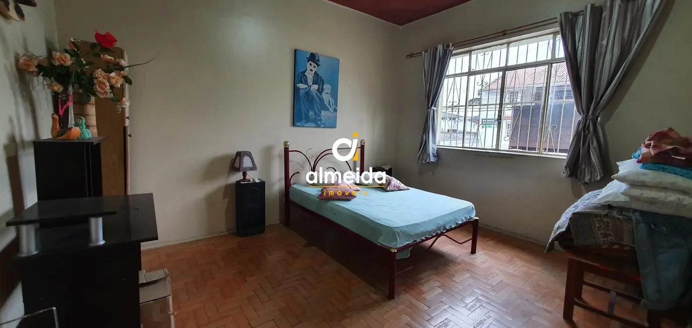 Foto 6 de Casa com 4 quartos à venda, 203m2 em Nossa Senhora de Lourdes, Santa Maria - RS