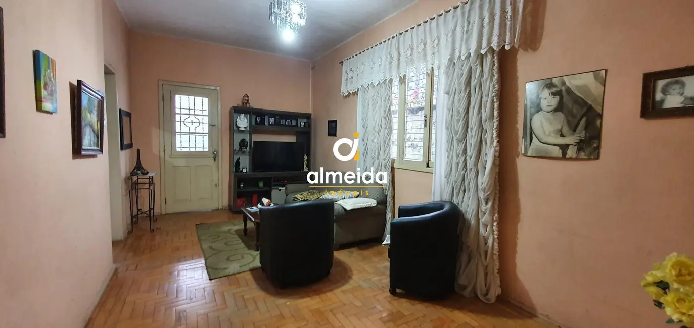 Foto 3 de Casa com 4 quartos à venda, 203m2 em Nossa Senhora de Lourdes, Santa Maria - RS