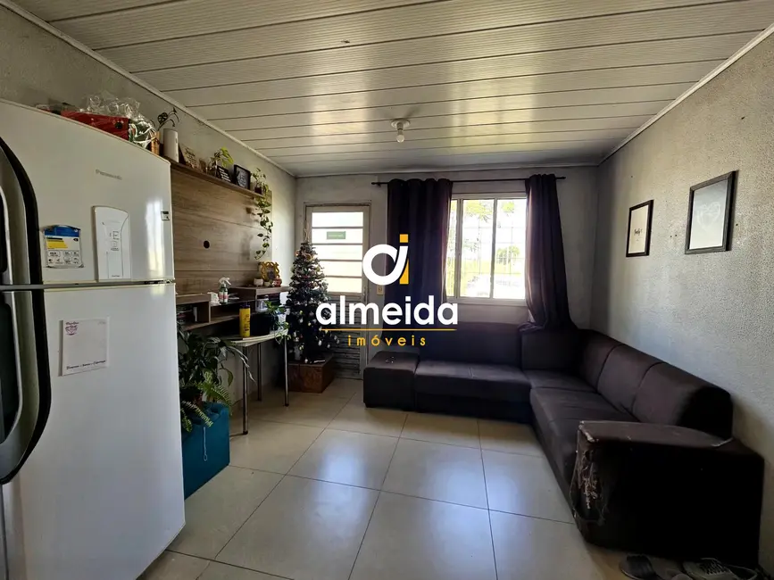 Foto 4 de Casa com 2 quartos à venda, 40m2 em Diácono João Luiz Pozzobon, Santa Maria - RS