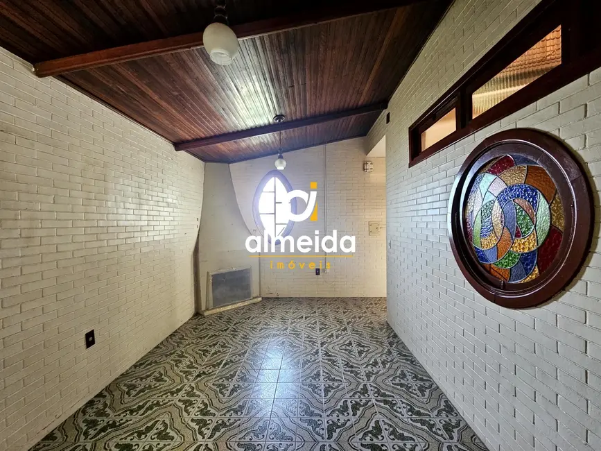 Foto 7 de Casa com 4 quartos à venda, 290m2 em Nossa Senhora de Lourdes, Santa Maria - RS