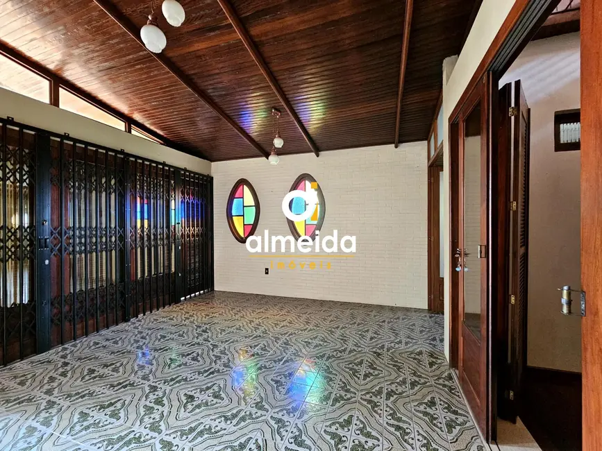 Foto 5 de Casa com 4 quartos à venda, 290m2 em Nossa Senhora de Lourdes, Santa Maria - RS