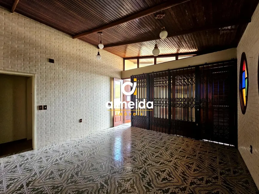 Foto 8 de Casa com 4 quartos à venda, 290m2 em Nossa Senhora de Lourdes, Santa Maria - RS