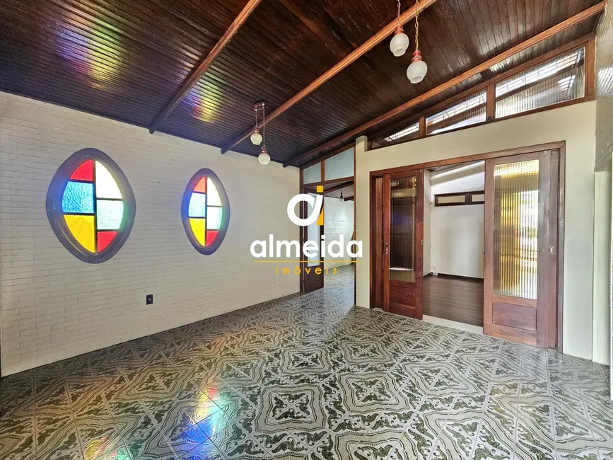 Foto 4 de Casa com 4 quartos à venda, 290m2 em Nossa Senhora de Lourdes, Santa Maria - RS