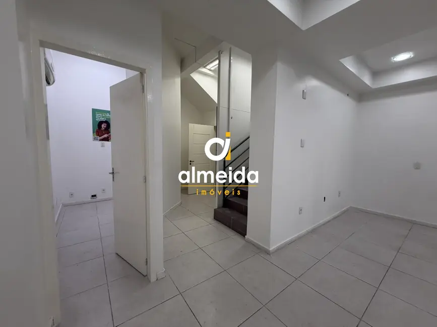 Sala Comercial com 3 quartos para alugar, 155m2 em Centro, Santa Maria - RS - imagem 8 Foto 8 de Sala Comercial com 3 quartos para alugar, 155m2 em Centro, Santa Maria - RS