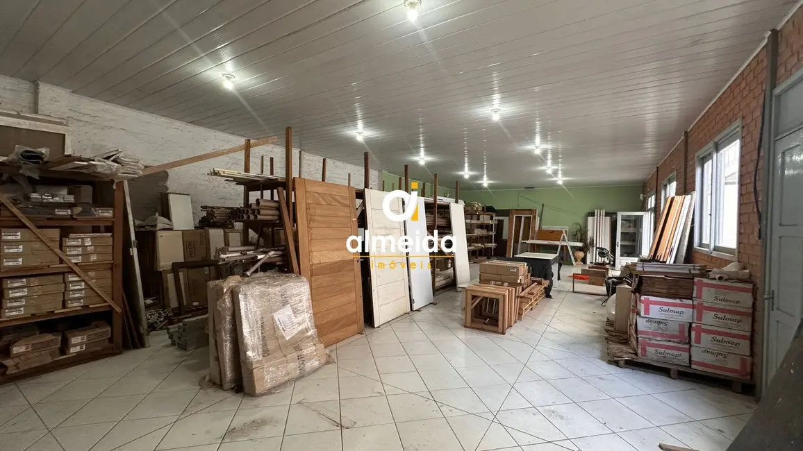 Foto 3 de Loja com 3 quartos para alugar, 250m2 em Duque de Caxias, Santa Maria - RS