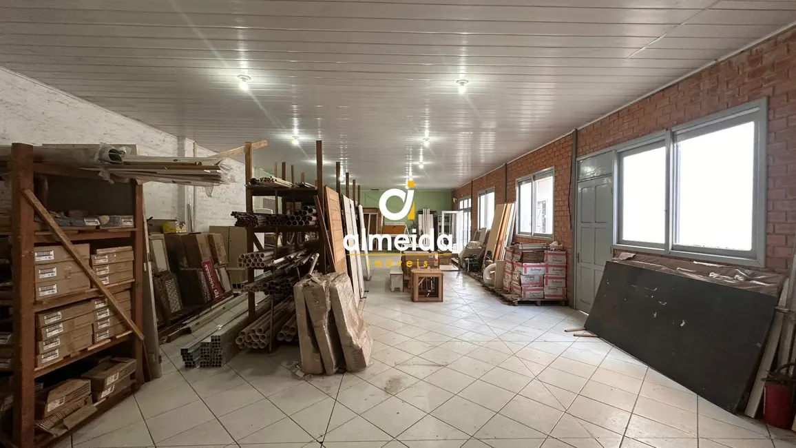 Foto 4 de Loja com 3 quartos para alugar, 250m2 em Duque de Caxias, Santa Maria - RS