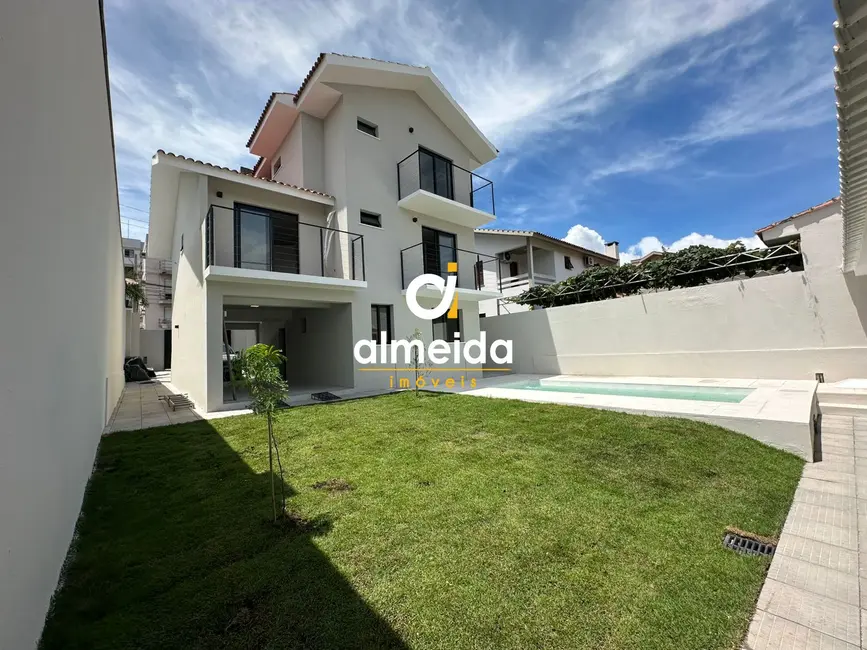 Foto 5 de Casa com 5 quartos à venda, 330m2 em Nossa Senhora Medianeira, Santa Maria - RS