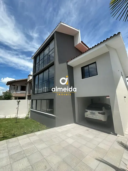 Foto 1 de Casa com 5 quartos à venda, 330m2 em Nossa Senhora Medianeira, Santa Maria - RS