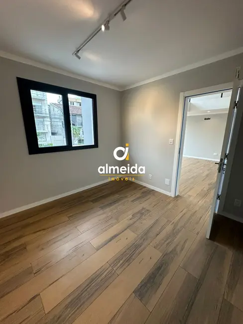 Foto 7 de Casa com 5 quartos à venda, 330m2 em Nossa Senhora Medianeira, Santa Maria - RS