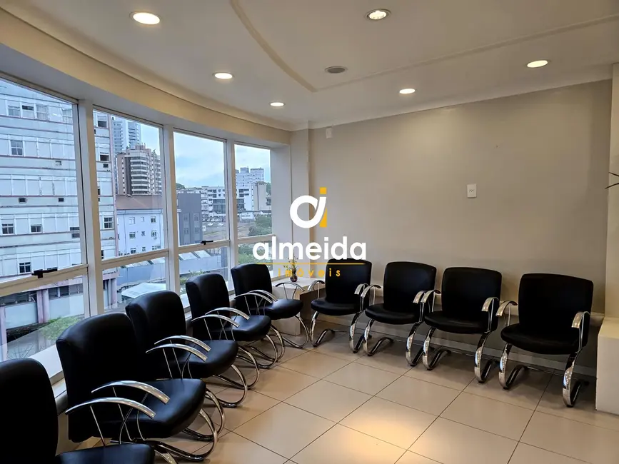 Sala Comercial com 3 quartos para alugar, 136m2 em Centro, Santa Maria - RS - imagem 3 Foto 3 de Sala Comercial com 3 quartos para alugar, 136m2 em Centro, Santa Maria - RS