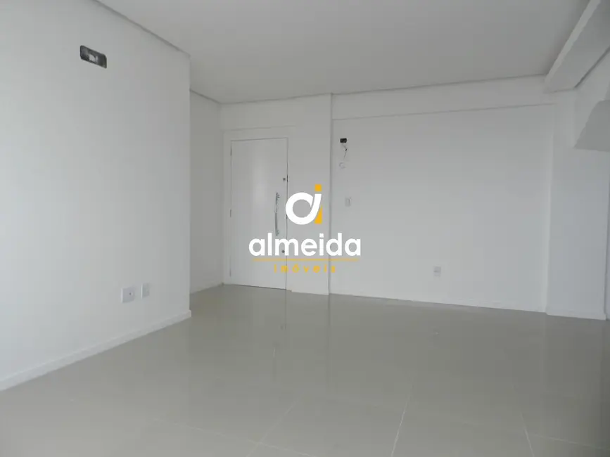 Foto 3 de Cobertura com 4 quartos à venda, 184m2 em Centro, Santa Maria - RS