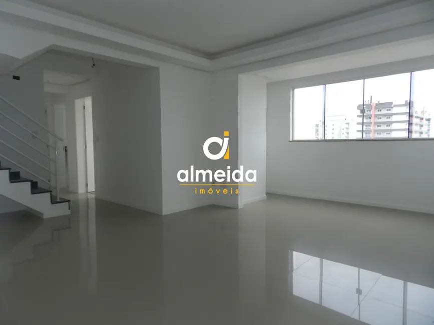 Foto 2 de Cobertura com 4 quartos à venda, 184m2 em Centro, Santa Maria - RS