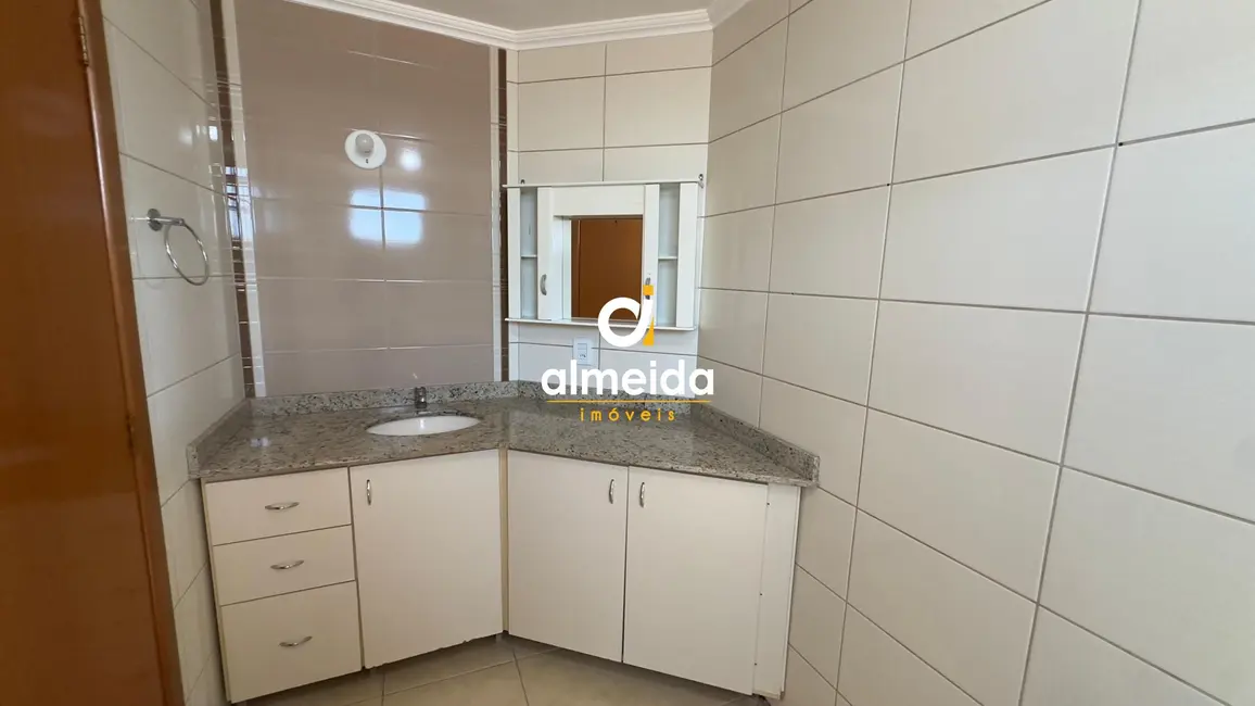 Foto 4 de Apartamento com 3 quartos à venda, 131m2 em Camobi, Santa Maria - RS