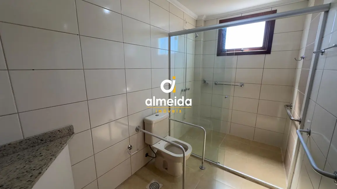 Foto 5 de Apartamento com 3 quartos à venda, 131m2 em Camobi, Santa Maria - RS
