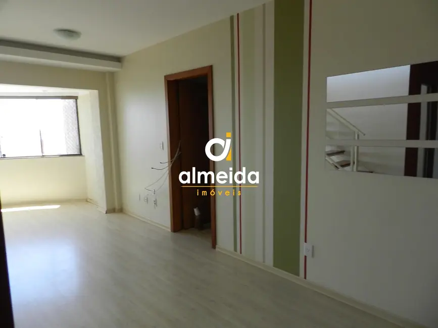 Foto 4 de Cobertura com 3 quartos à venda, 89m2 em Centro, Santa Maria - RS