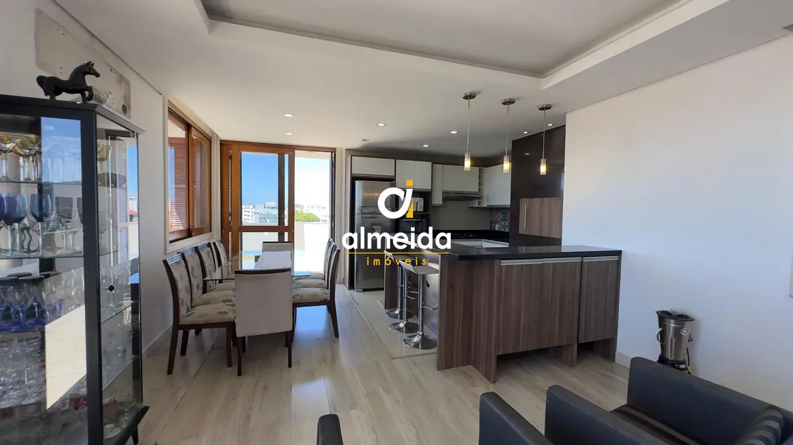 Foto 6 de Cobertura com 4 quartos à venda, 295m2 em Camobi, Santa Maria - RS