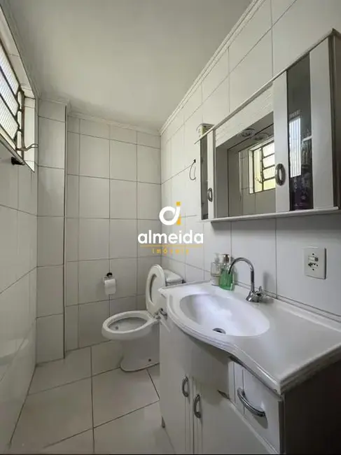 Foto 4 de Casa com 6 quartos à venda, 375m2 em Duque de Caxias, Santa Maria - RS