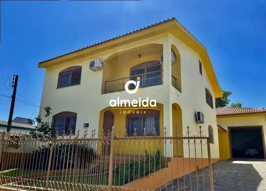 Foto 1 de Casa com 6 quartos à venda, 375m2 em Duque de Caxias, Santa Maria - RS