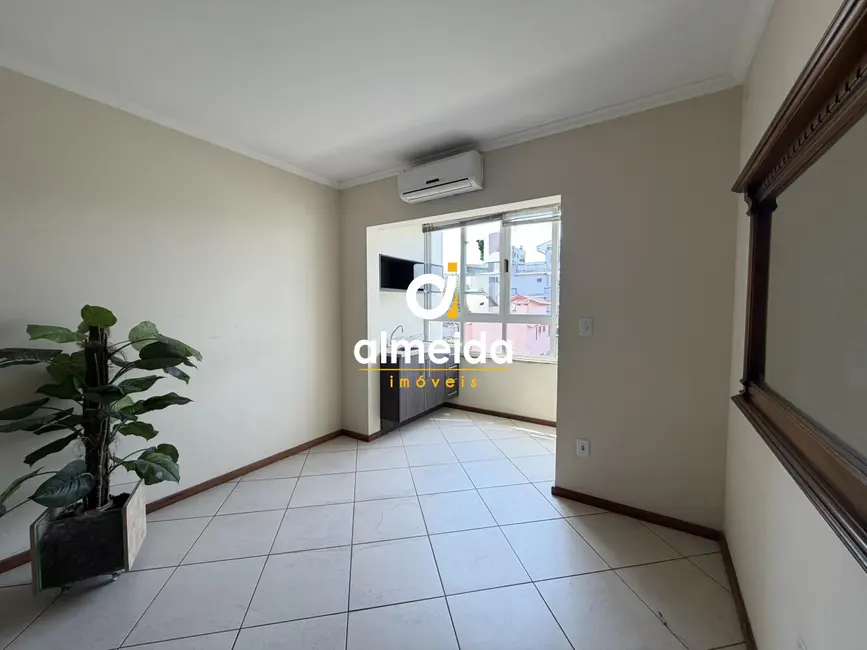 Apartamento com 2 quartos para alugar, 65m2 em Nossa Senhora de Lourdes, Santa Maria - RS - imagem 2 Foto 2 de Apartamento com 2 quartos para alugar, 65m2 em Nossa Senhora de Lourdes, Santa Maria - RS