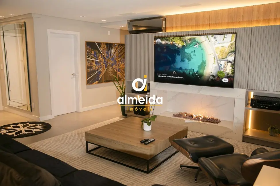 Foto 6 de Apartamento com 3 quartos à venda, 227m2 em Km 3, Santa Maria - RS