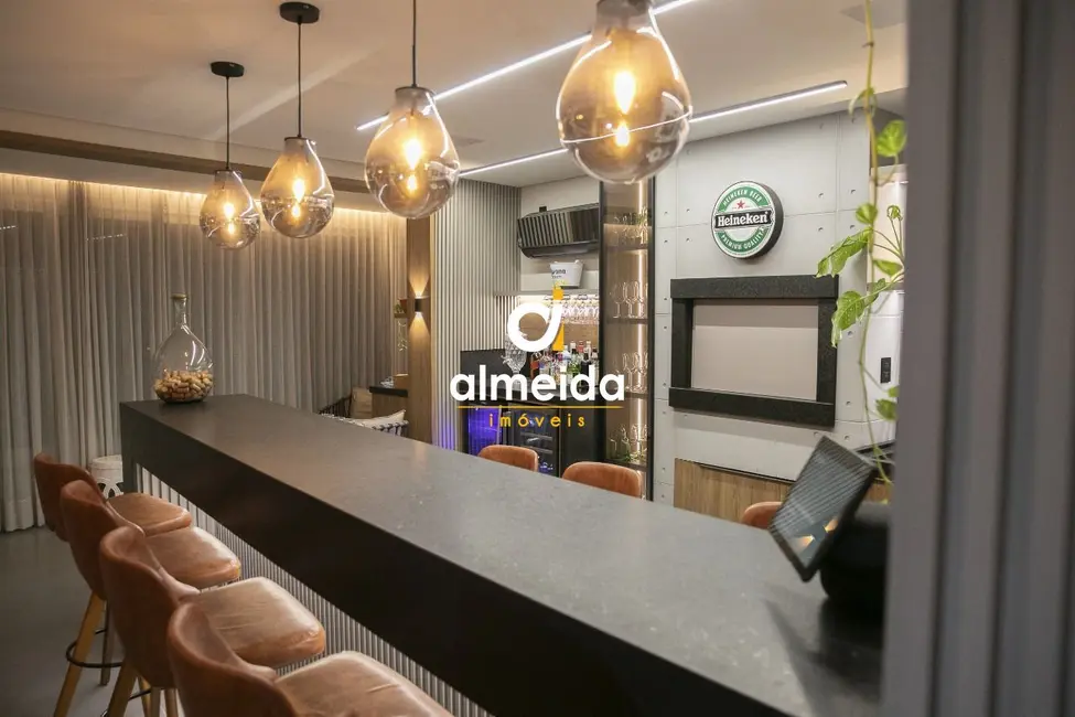 Foto 9 de Apartamento com 3 quartos à venda, 227m2 em Km 3, Santa Maria - RS