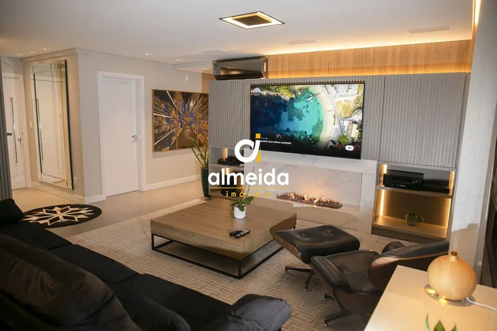 Foto 5 de Apartamento com 3 quartos à venda, 227m2 em Km 3, Santa Maria - RS