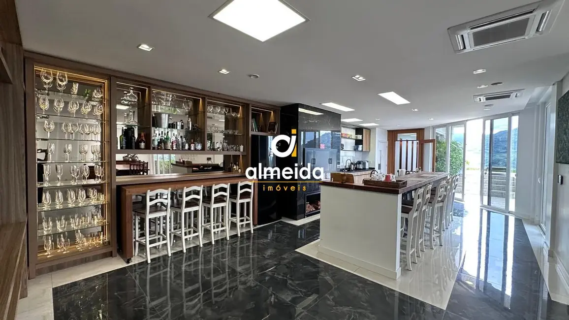 Foto 5 de Cobertura com 3 quartos à venda, 430m2 em Km 3, Santa Maria - RS